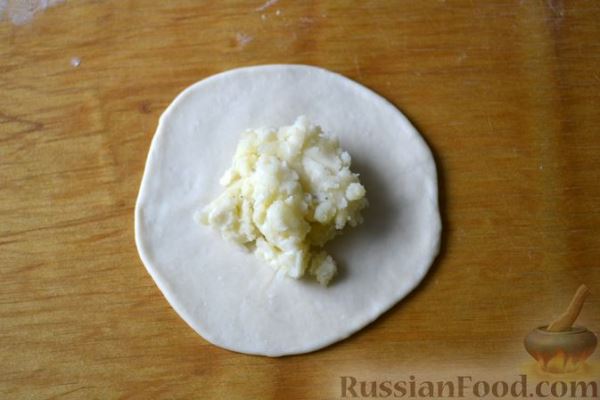 Хинкали с картофелем и сыром сулугуни
